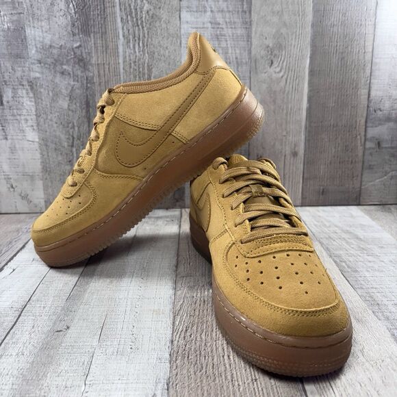 Nike Air Force 1 LV8 AF1 Wheat Gum Low Sneakers Suede Women's Size 8 I Kids 6.5Y - Picture 2 of 12